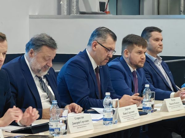 Более 30 нижегородских компаний встретились с торговыми представителями РФ