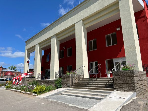 В Варнавине торжественно открылся обновленный районный Дом культуры