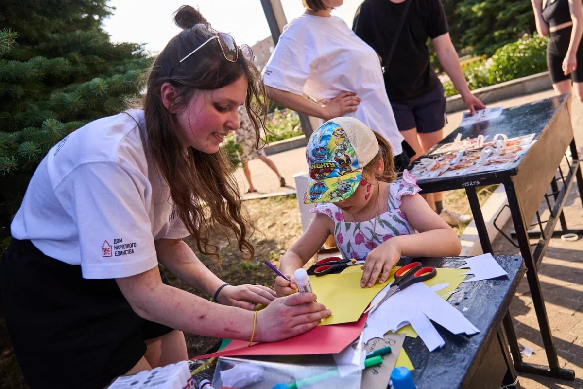 Дом народного единства провел фестивали в ДНР в День семьи, любви и верности