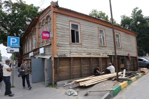 «Мы пишем во все инстанции, а толку ноль»: жилые дома разрушаются из-за отсутствия ремонта в Нижнем Новгороде