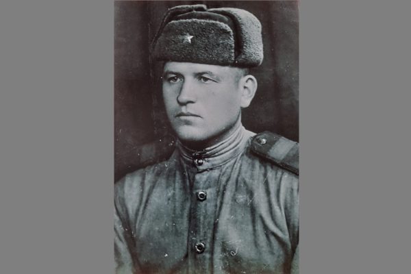 «Не отступил ни на шаг»: Таисия Швецова из Дальнеконстантиновского округа рассказала фронтовую историю отца