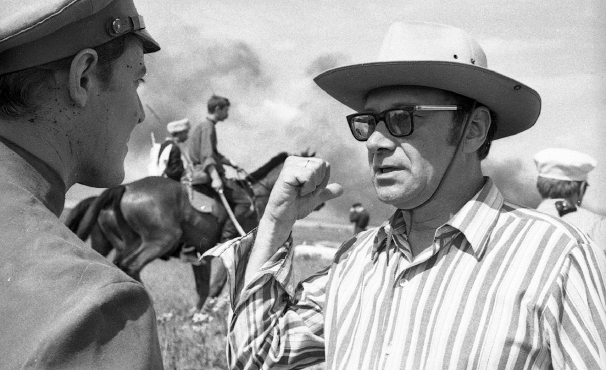 Известный нижегородский фотограф поделился кадрами со съёмок «Хождения по мукам»