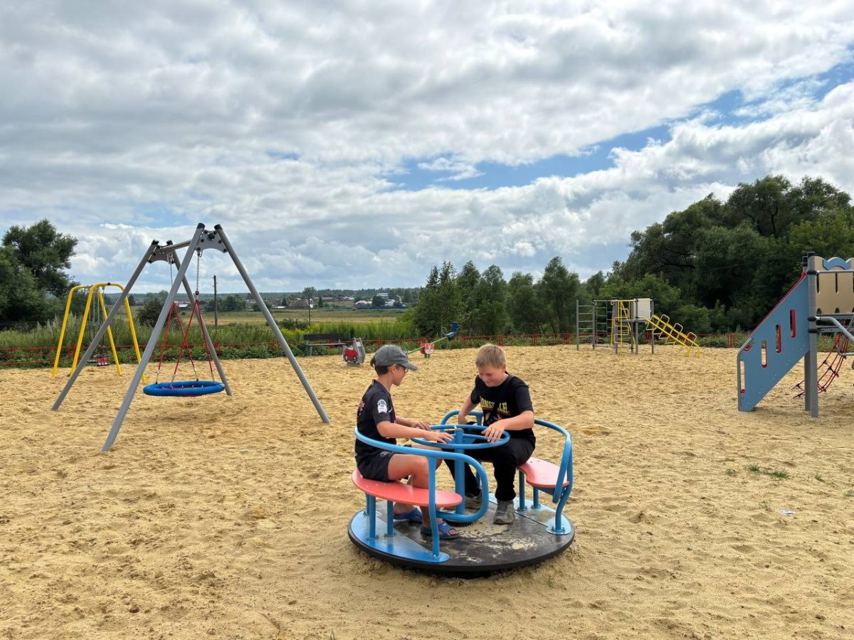 Современную детскую площадку установили по программе КРСТ в Первомайском округе