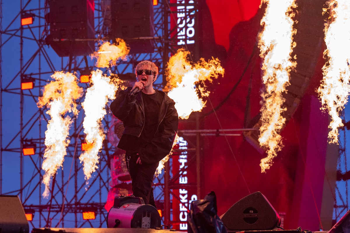 Музыкальный критик Вадим Пономарев прокомментировал тренд «Я не русский, но…»