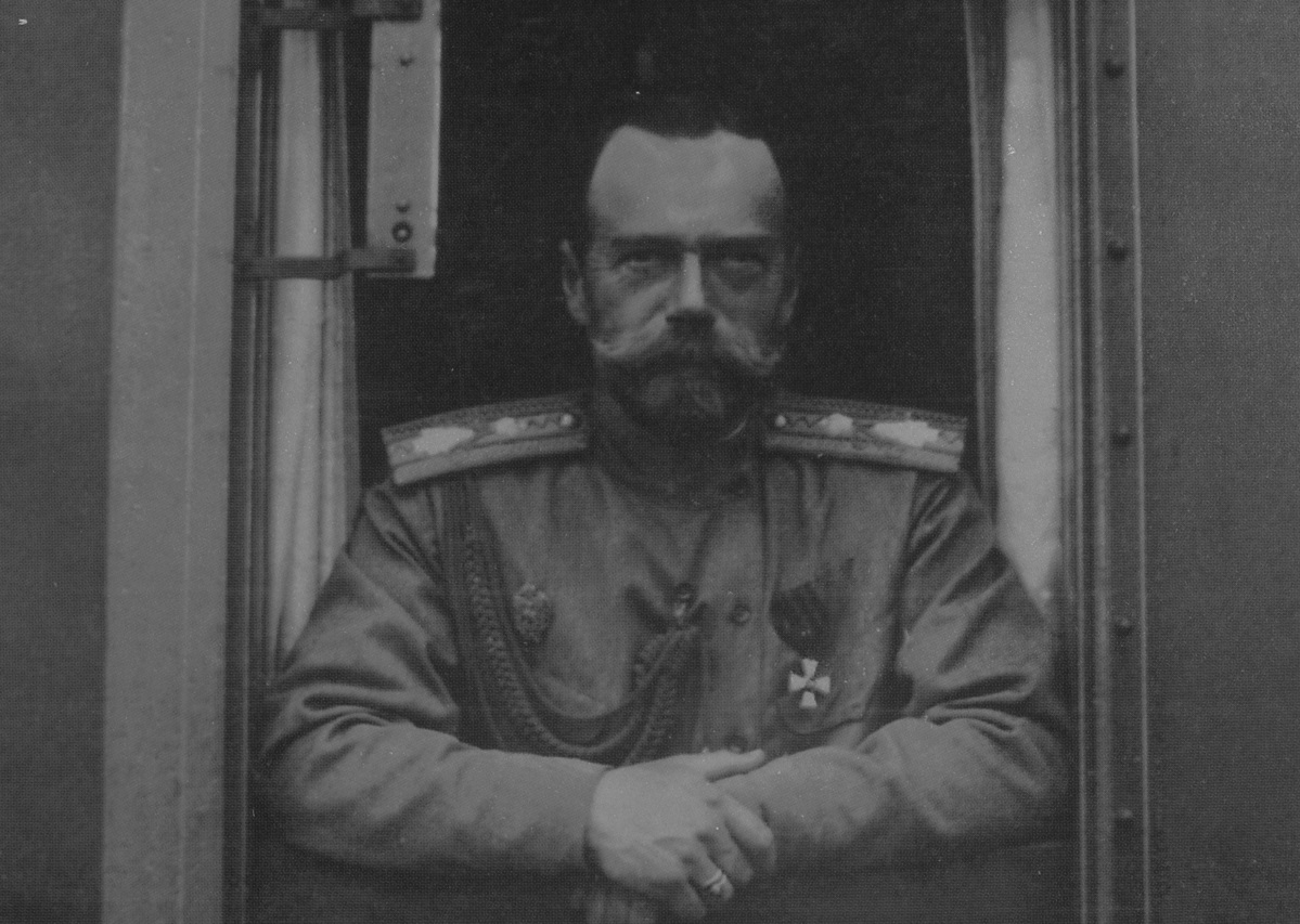 Почему современники равнодушно отнеслись с гибели царя Николая II