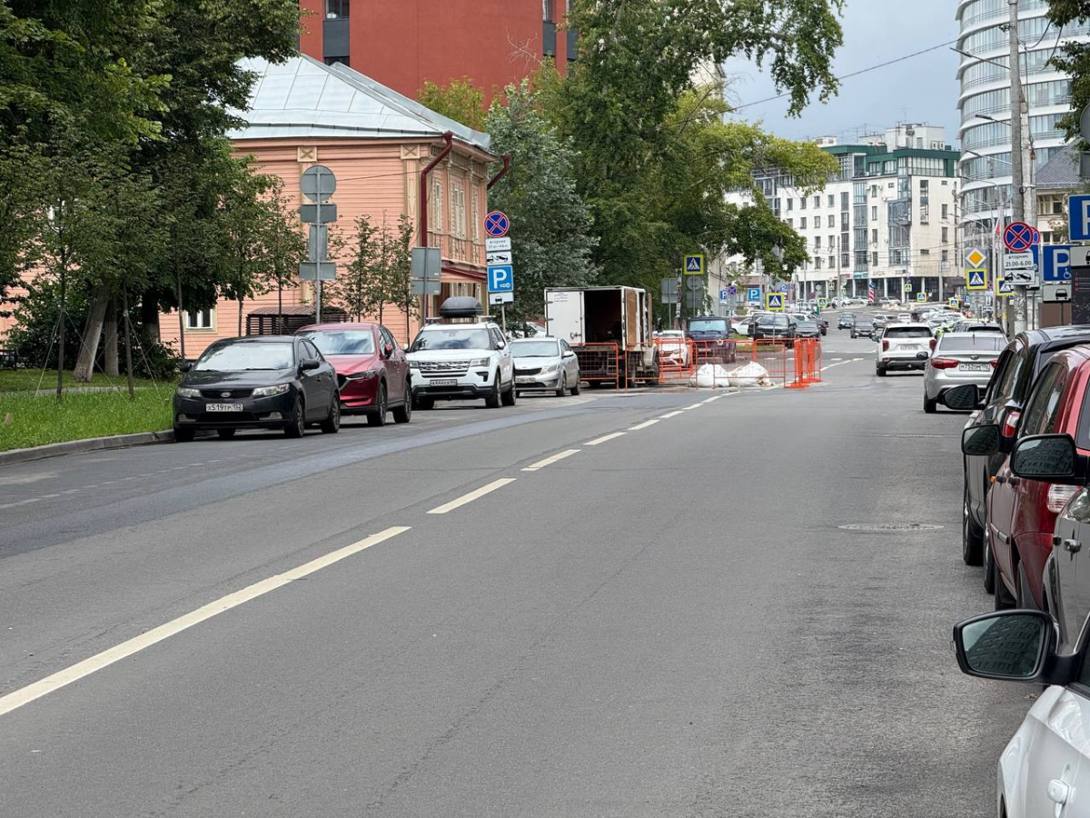 Трубопровод с горячей водой прорвало на Ковалихинской улице