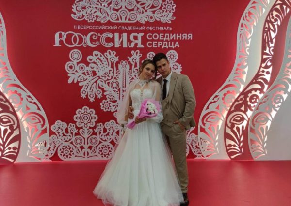 Три нижегородских пары поженились на фестивале «Россия. Соединяя сердца»