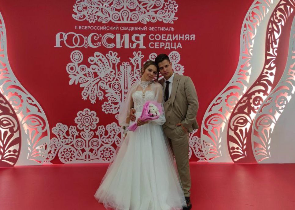 Три нижегородских пары поженились на фестивале «Россия. Соединяя сердца»