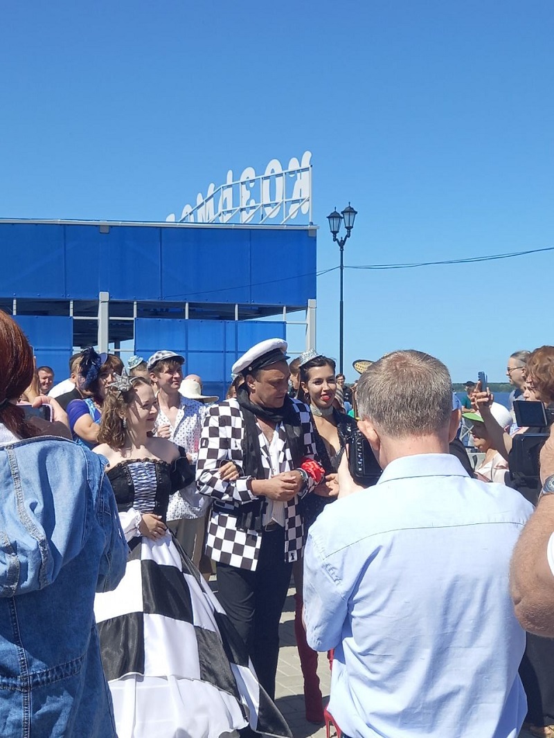 Остап Бендер со своей свитой