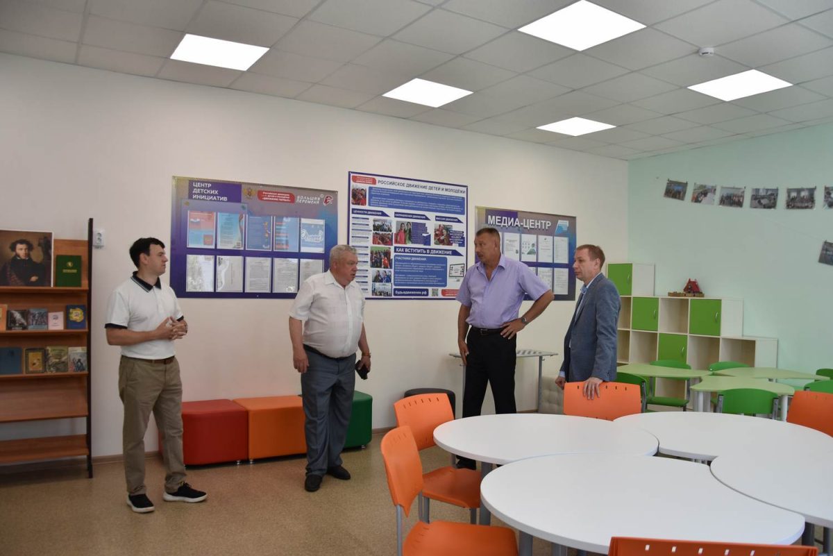 Андрей Чечерин проверил состояние школ Большемурашкинского округа