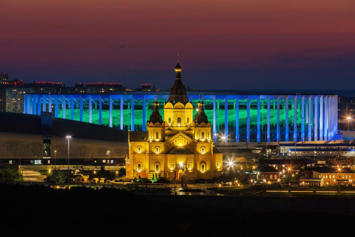 В Нижнем Новгороде обновили архитектурную подсветку футбольного стадиона на Стрелке