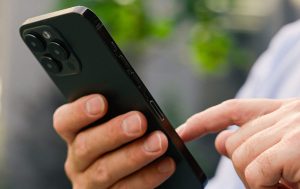 В Т2 рассказали о новом способе мошенничества через связку СМС и Telegram