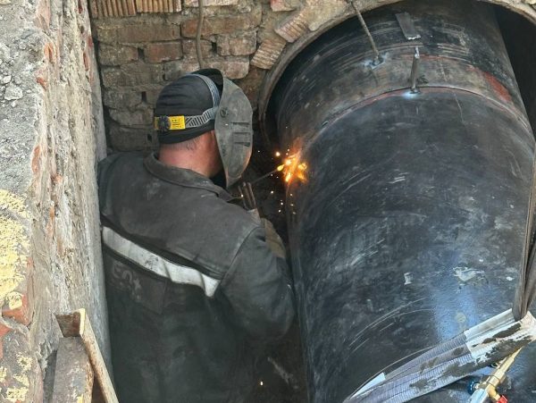 «Теплосети» заменили теплотрассу под проспектом Ленина без перекрытия движения