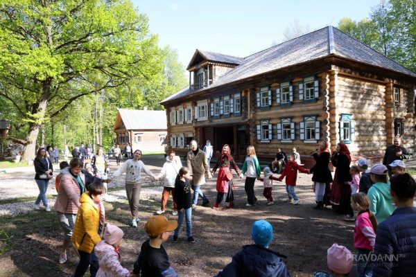 Бесплатные автобусы довезут нижегородцев до Щелоковского хутора в ночь музеев