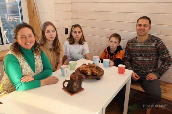 Большинство россиян проведут День семьи, любви и верности дома с близкими