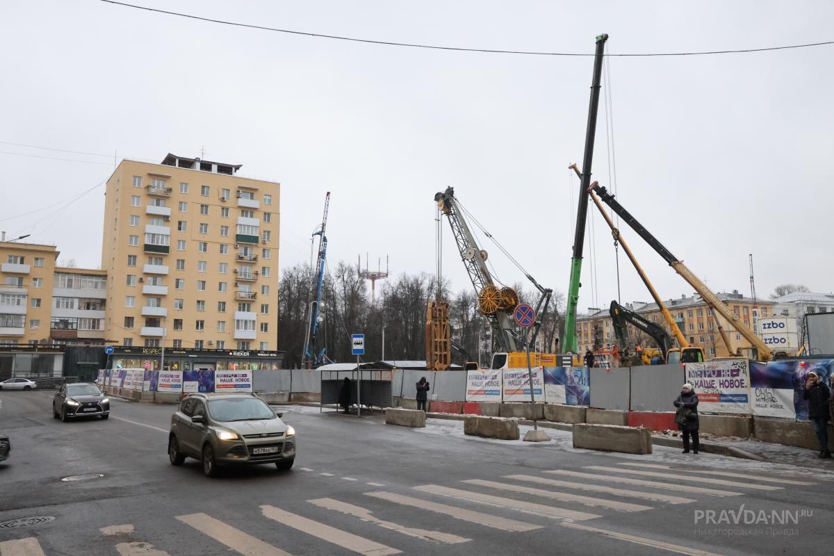 Продолжается строительство монтажной камеры для щитов на площади Свободы