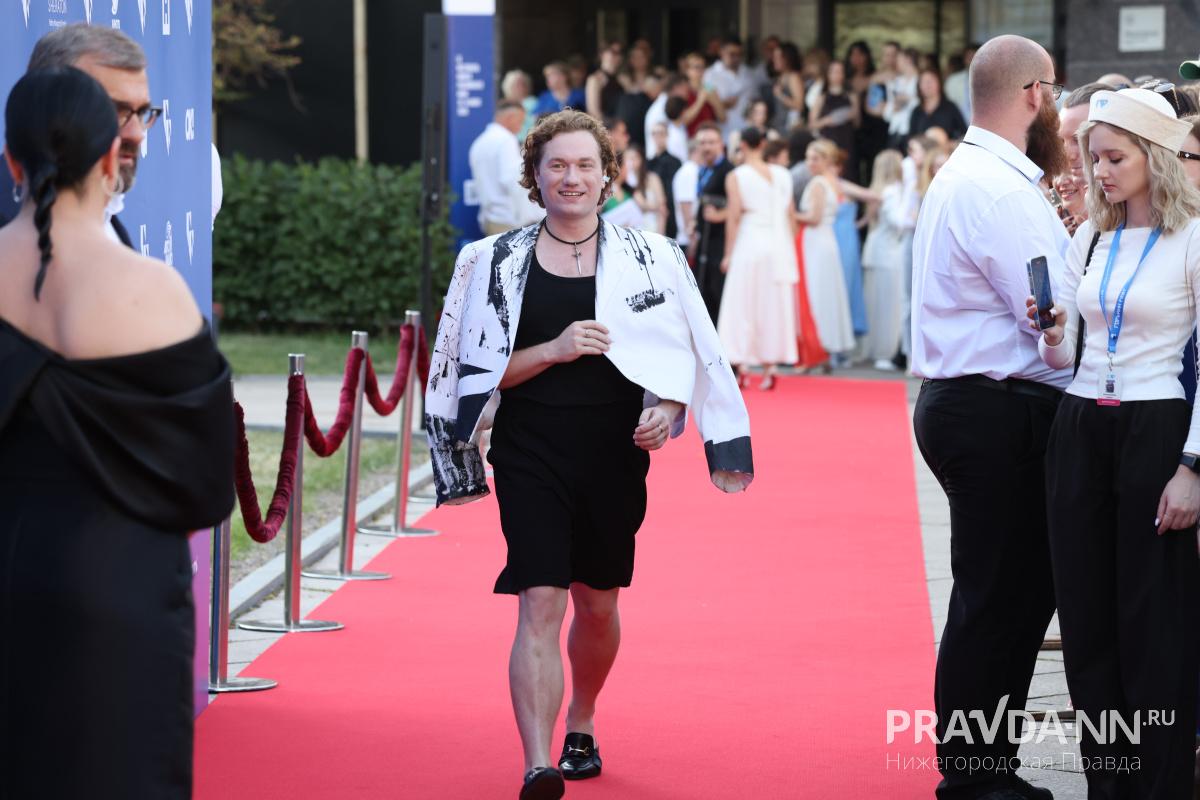 Александр Воложанин