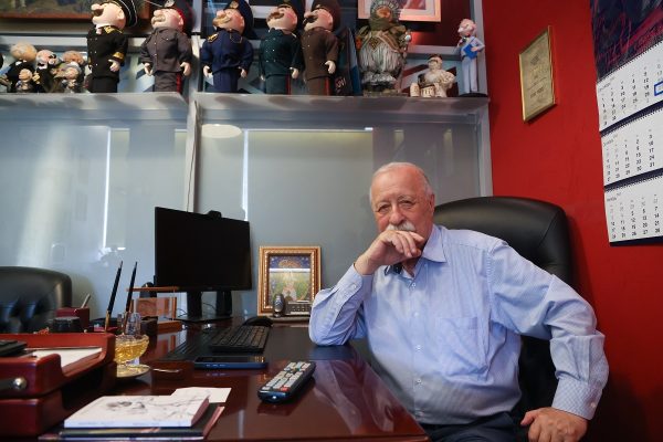 Бессменный ведущий «Поля чудес» Леонид Якубович отмечает 80-летие