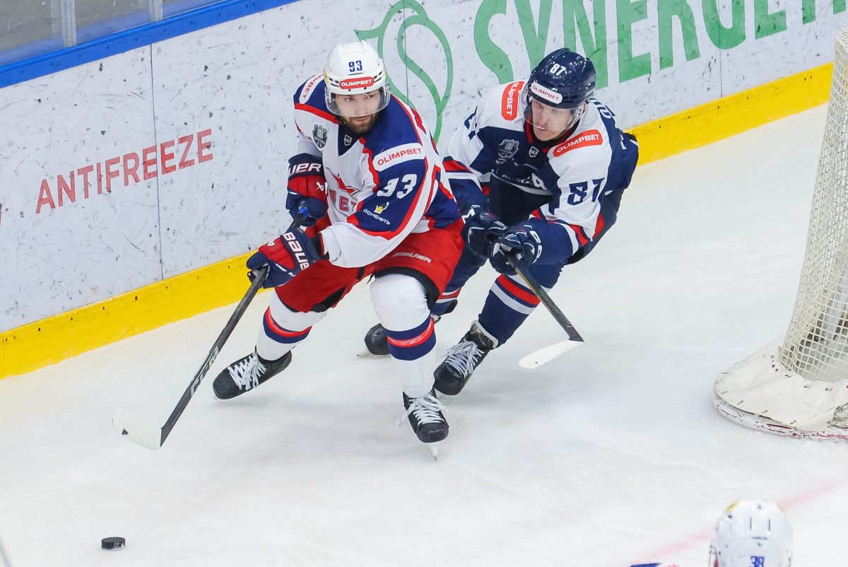 ХК «Торпедо» выкупил у ЦСКА Никиту Рожкова