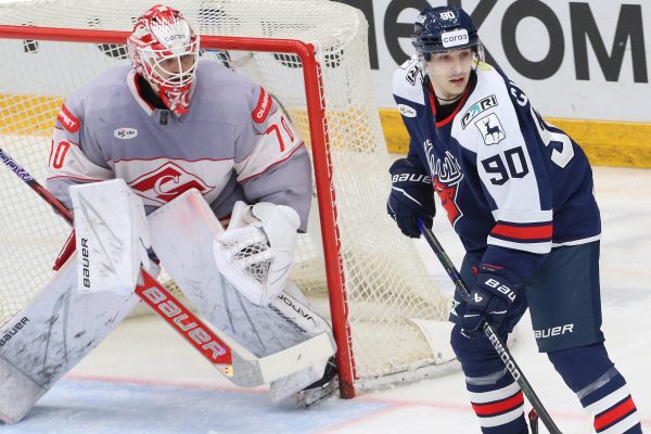 Соглашение с ХК «Торпедо» продлил Илья Чефанов