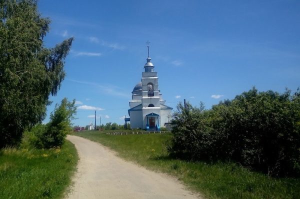 Православный общественник Иванов разъяснил, нужно ли креститься, увидев храм