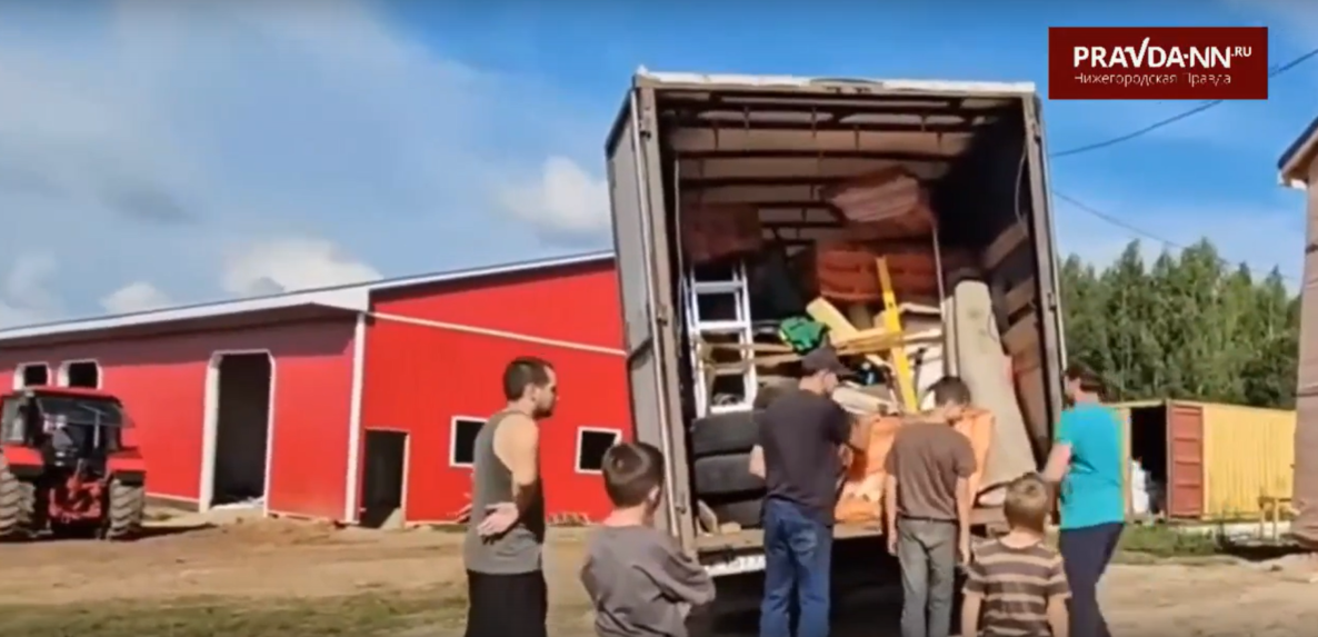 Австралийская семья переехала в Нижегородскую область к канадцам Фейнстра