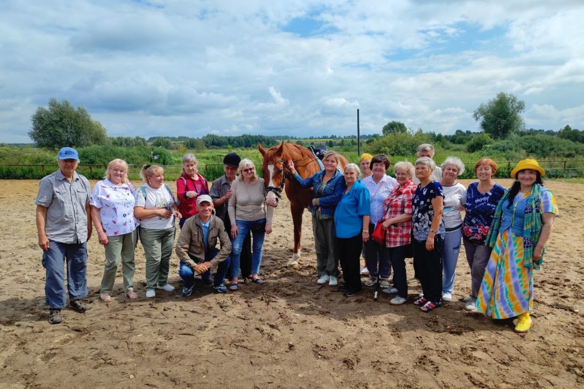 Для глухих и слабослышащих нижегородцев проводят занятия верховой ездой