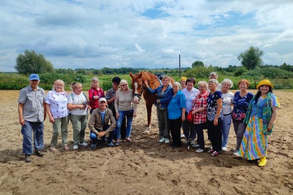 Для глухих и слабослышащих нижегородцев проводят занятия верховой ездой