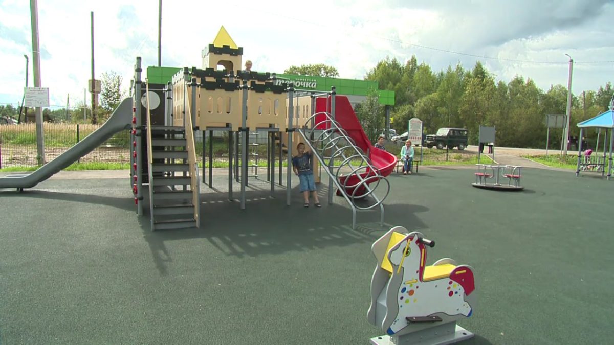 В поселке Пижма создали площадку для игры и занятий спортом по нацпроекту
