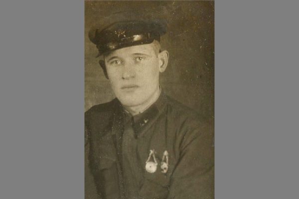 Орден за спасение техники: Василий Гунтасов из Дальнего Константинова рассказал о боевом прошлом отца