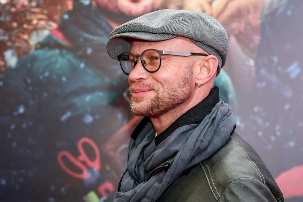 «Не отошёл после банкета»: друзья Дмитрия Хрусталева объяснили причину его дебоша в самолете