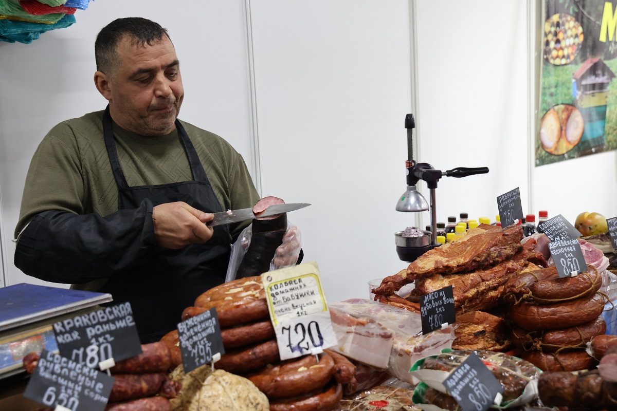 Эксперт Белхароев объяснил, почему растут цены на колбасные и мясные изделия