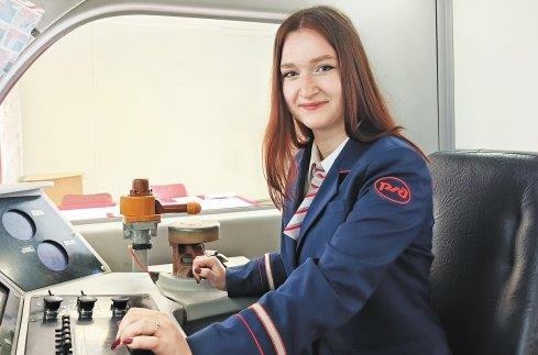 Первая женщина-машинист приступит к работе на Горьковской магистрали