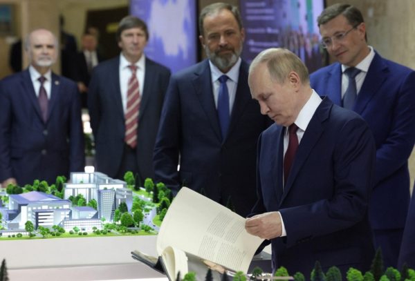 Ядерная реакция: зачем Владимир Путин приезжал в Нижегородскую область