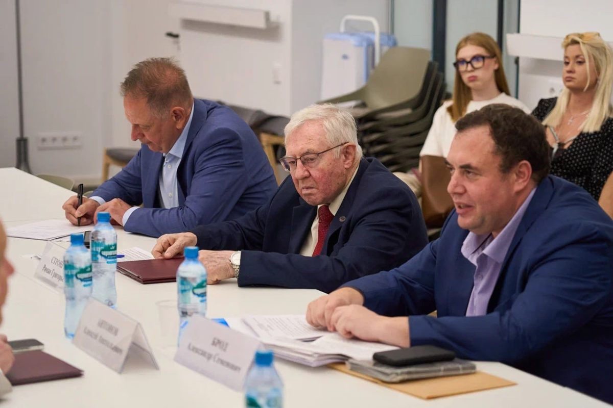 Отделения партий подписали соглашение с Общественной палатой региона