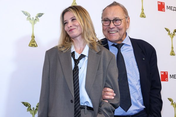 Когда муж годится в отцы: какие знаменитые пары выдержали 30-летнюю разницу в возрасте