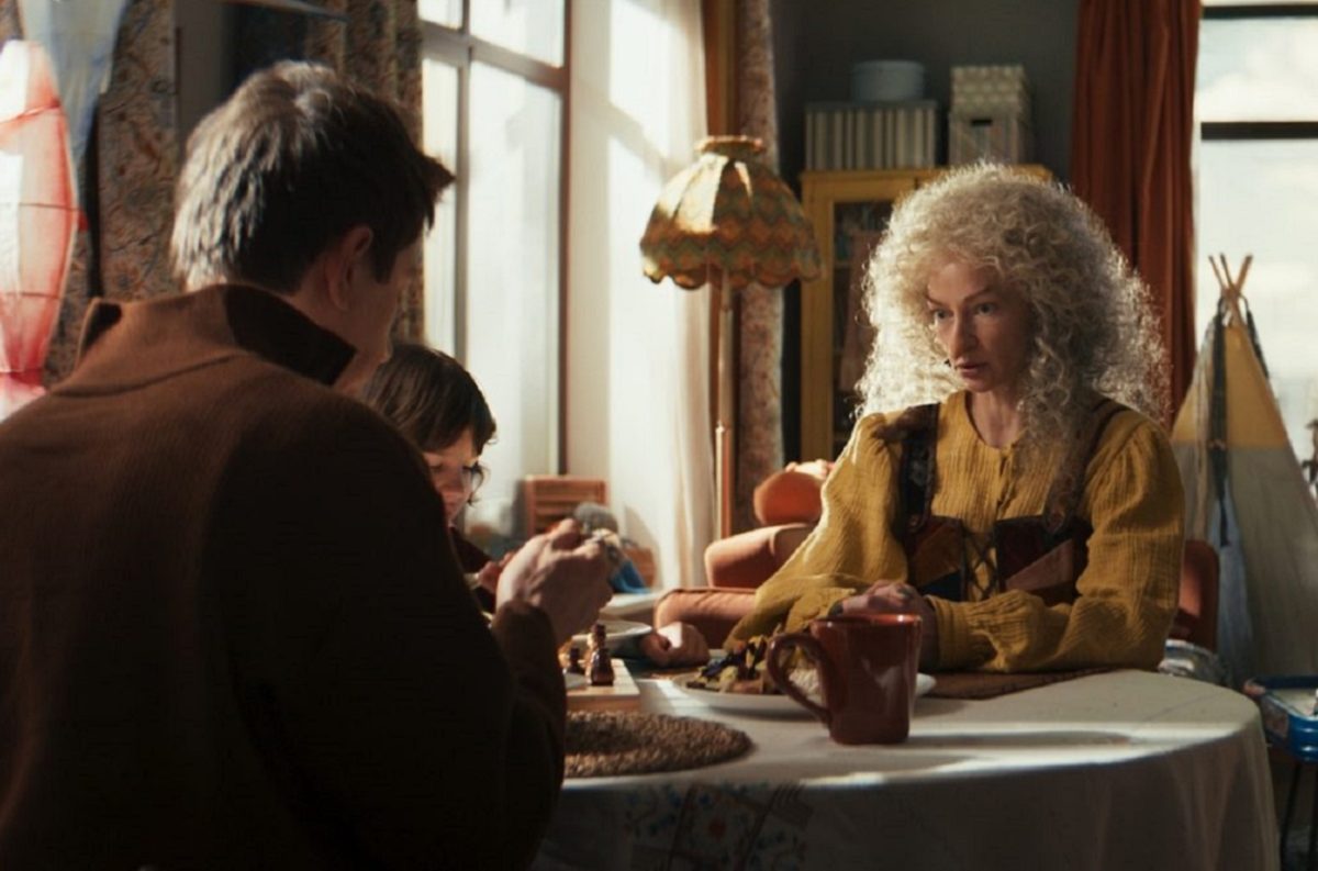 Странная, но обаятельная воспитательница оказалась волшебницей, потерявшей свою магию