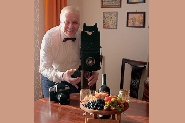 «Вылечил» фотоаппарат и «заболел» сам: хирург из Семёнова рассказал о своей уникальной коллекции фототехники