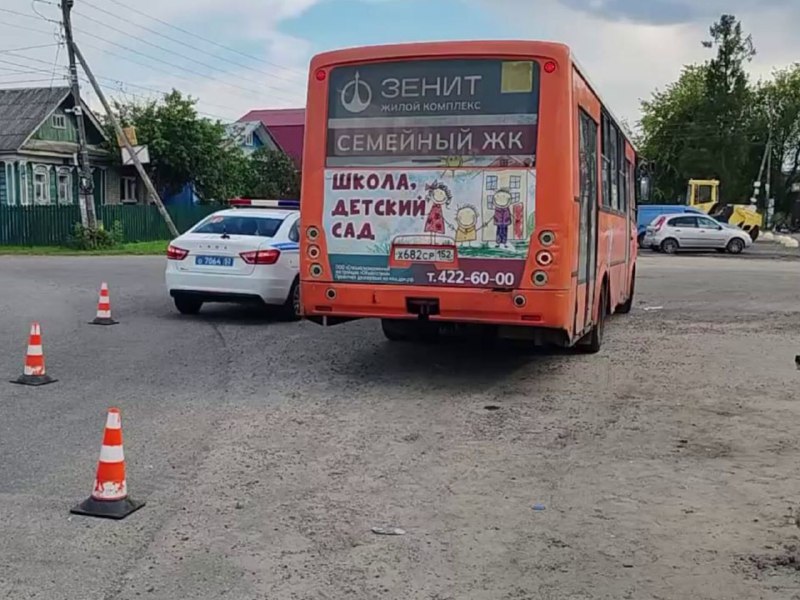 Автобус наехал на 4‑летнего мальчика и его мать в Дзержинске