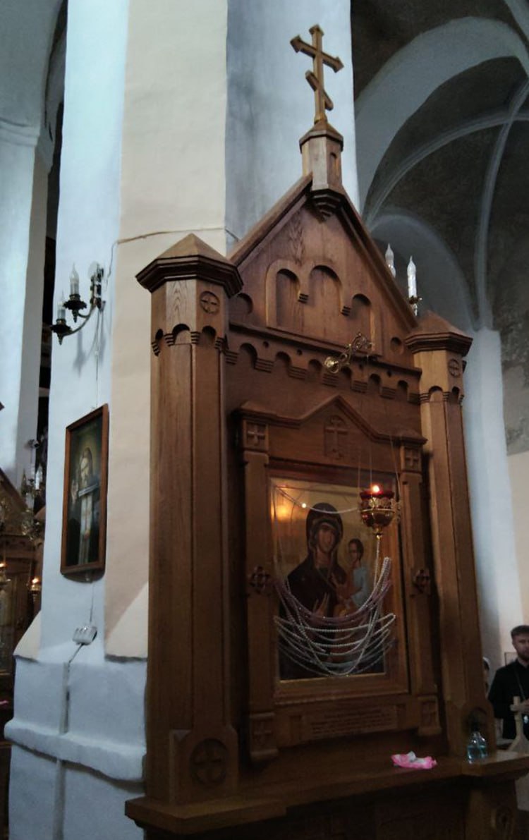 Список иконы Божией Матери «Всецарица» (Пантанасса). Икона привлекает многих верующих в её чудотворение, особенно в её силу исцеления от онкологических заболеваний