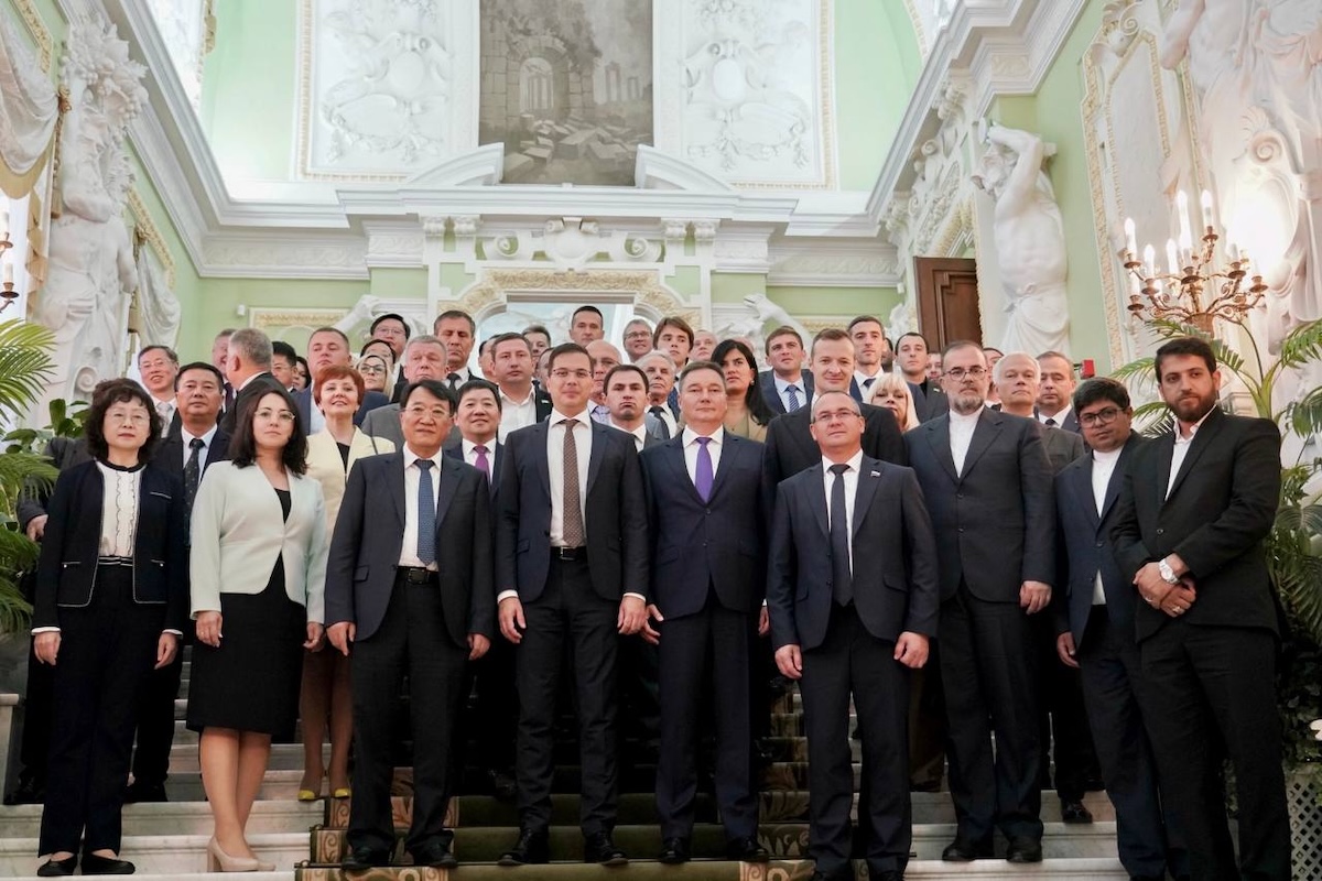 Встреча с официальными делегациями