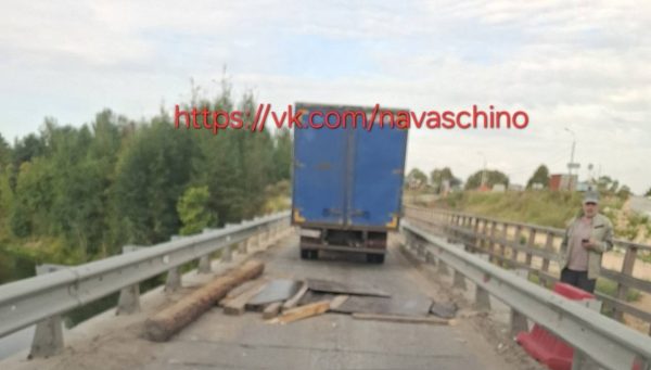 Временный мост через реку Тёша в Навашинском районе сломался