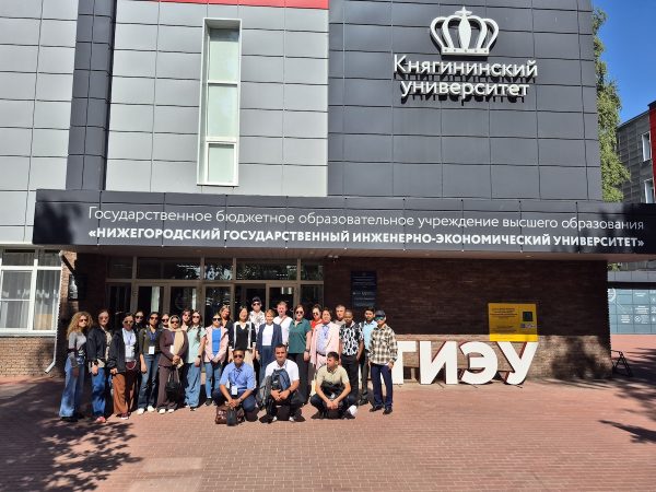 «Летний институт» — 2025 в НГЛУ: участники проекта посетили Княгинино