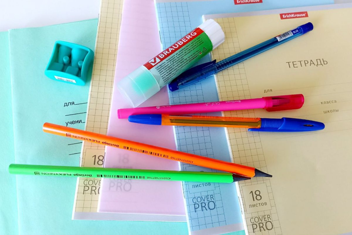 Маркетолог Кирьянов пояснил, почему стоит выбирать яркие школьные принадлежности