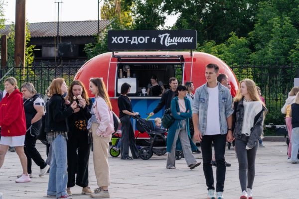 Два новых фудтрака установили на набережной Верхнего пруда в Выксе