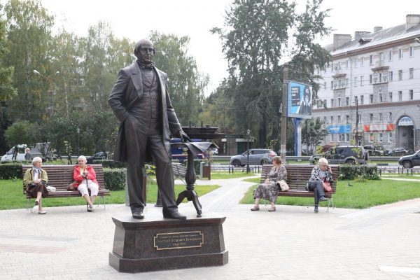 Нижегородцы пожаловались на бездомных и стихийную торговлю в центре Сормова
