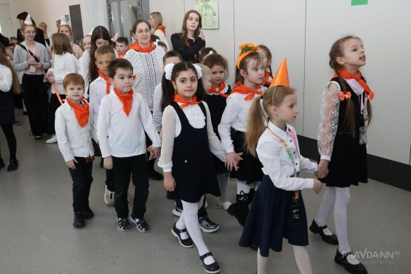 Число детей мигрантов, желающих учиться в нижегородских школах, снизилось