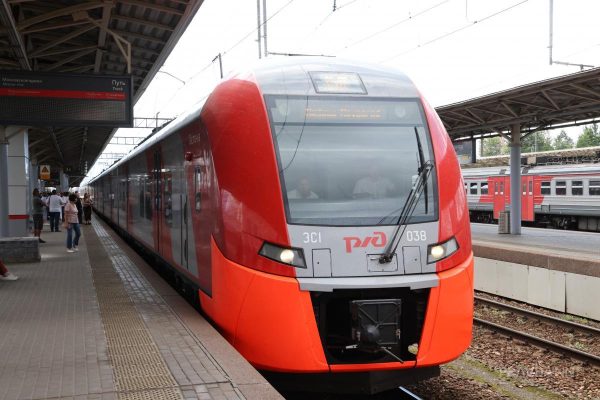 Поезда из Нижнего Новгорода будут прибывать на Ладожский вокзал в Питере