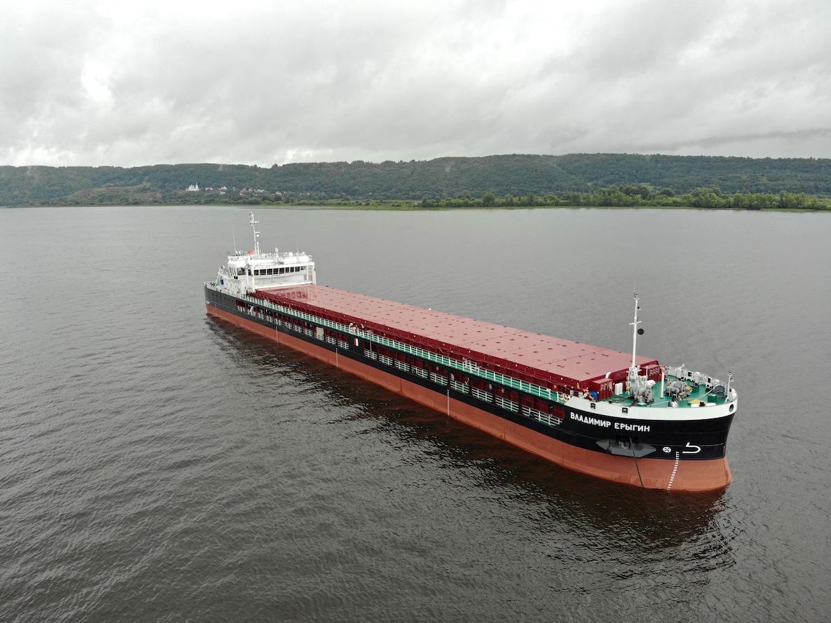 Новый сухогруз Волжского пароходства «Владимир Ерыгин» отправился в первый рейс