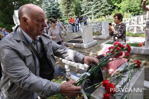 Александр Воложанин